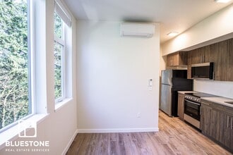Interior Photo - The Woods on Marquam Hill