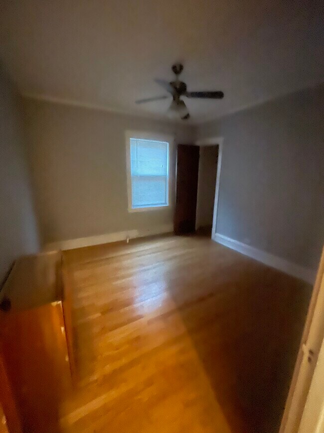 Bedroom 2 - 5540 N Austin Ave