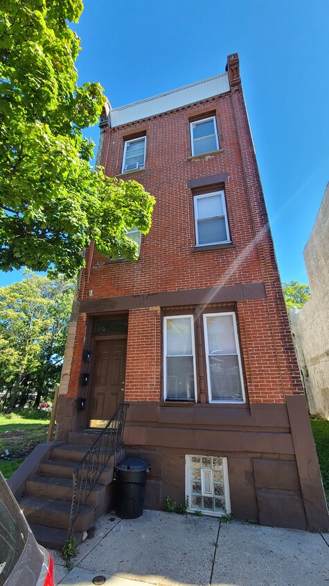 Primary Photo - 2253 N 16th St