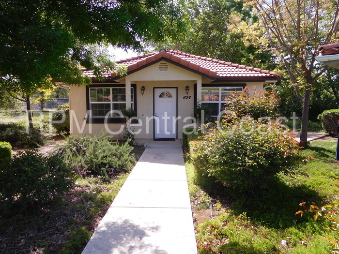Primary Photo - 624 N Ferrocarril Rd