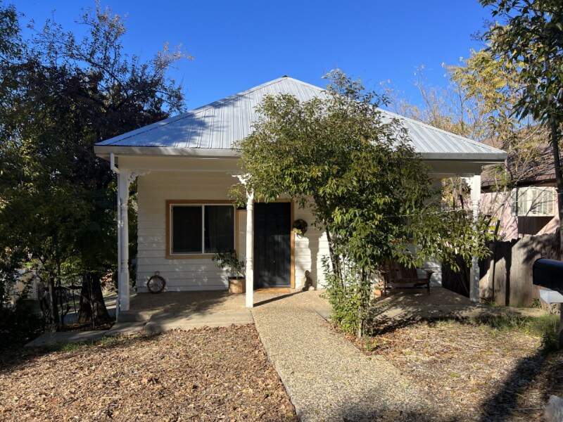 Primary Photo - 186 W Sunset St