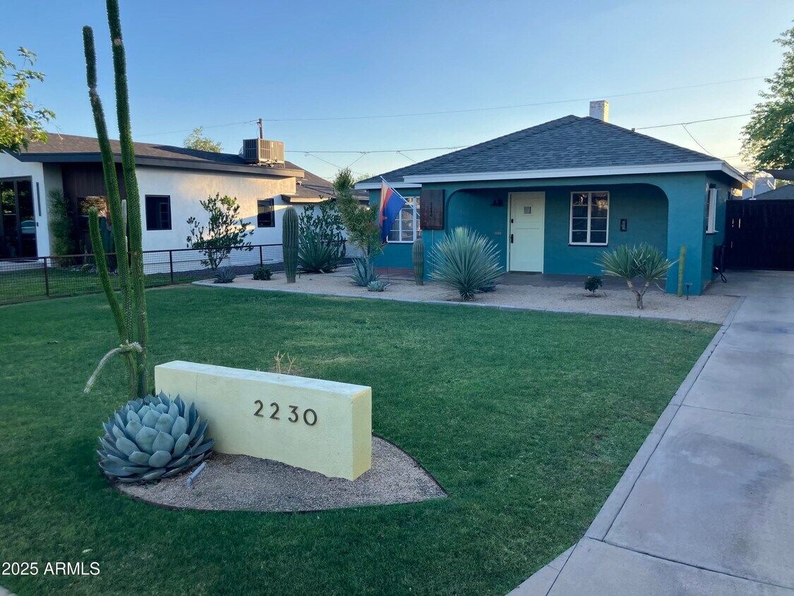 Primary Photo - 2230 N 9th St