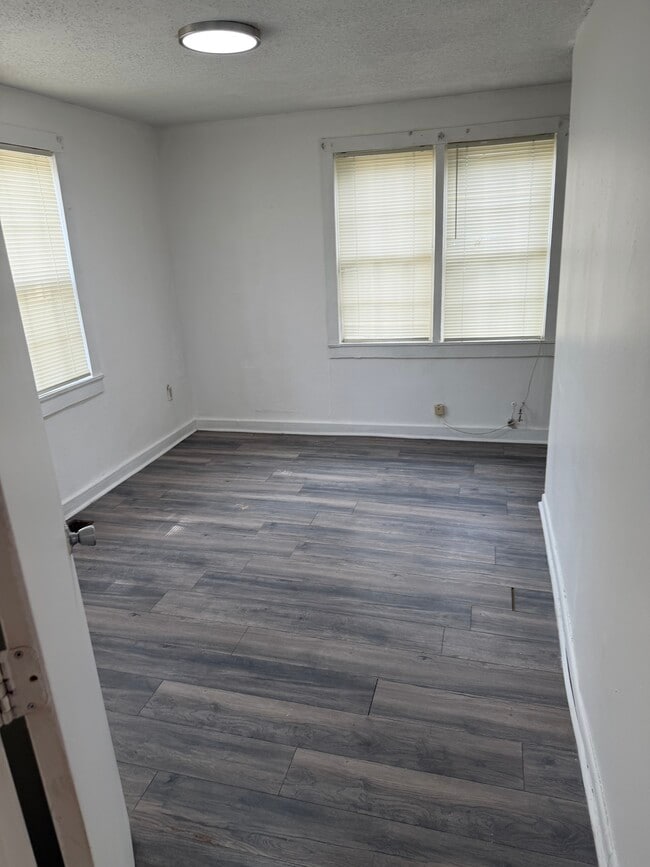 Building Photo - 1156 Wilson St