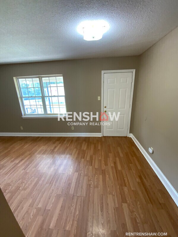 Building Photo - 1401 Meeks St
