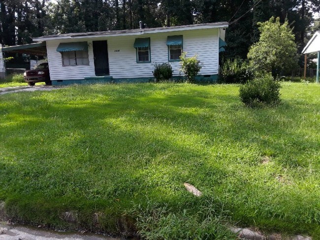 Building Photo - 3700 Venus Place