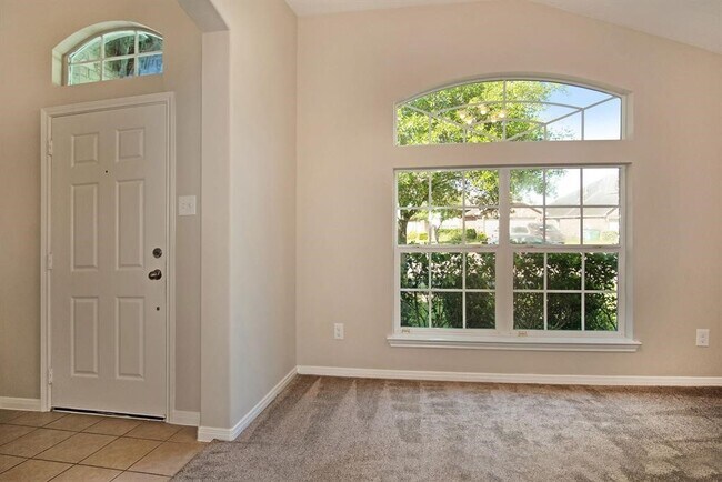 Building Photo - 127 Rodeo Dr