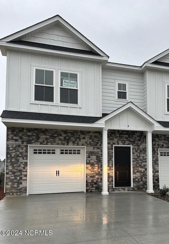 Foto principal - 2132 N Kali Ln