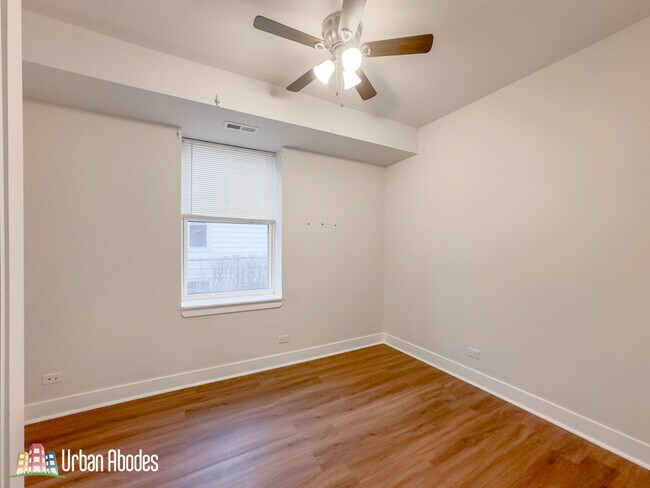 Foto del edificio - 4352 N Troy St