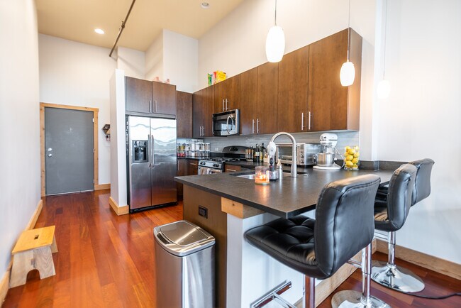 Foto del edificio - 3133 N Lakewood Ave