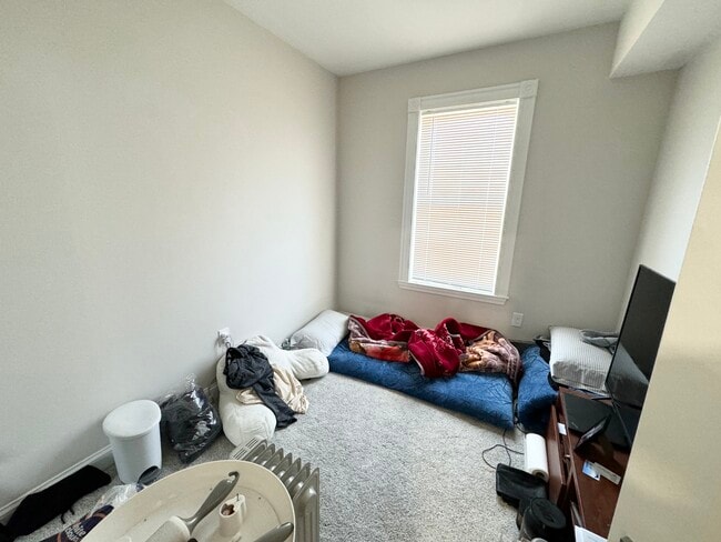 Building Photo - 20 Howell St