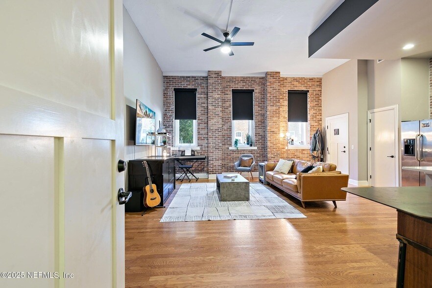 Foto principal - 2525 College St