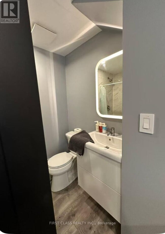 Building Photo - 76 MacDonald St