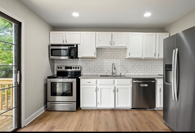 Building Photo - 7317 Elm Ave