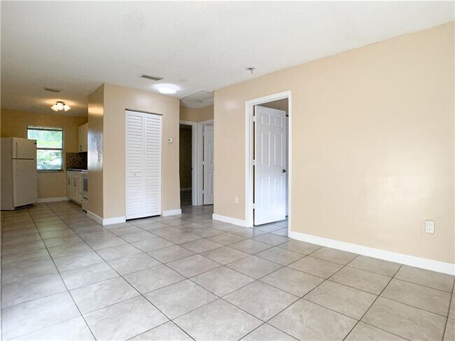 Foto del edificio - 221 NW 12th St