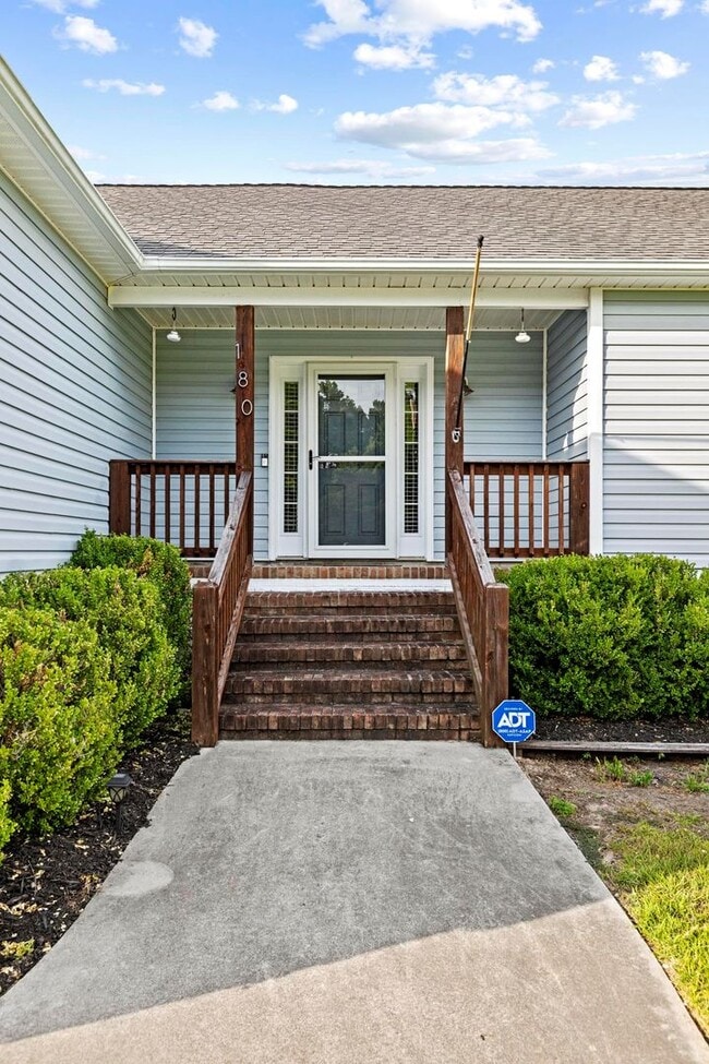 Building Photo - Swansboro Home for Rent!