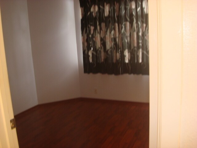 Building Photo - Single Family 4 bedroom 3 bath single family home