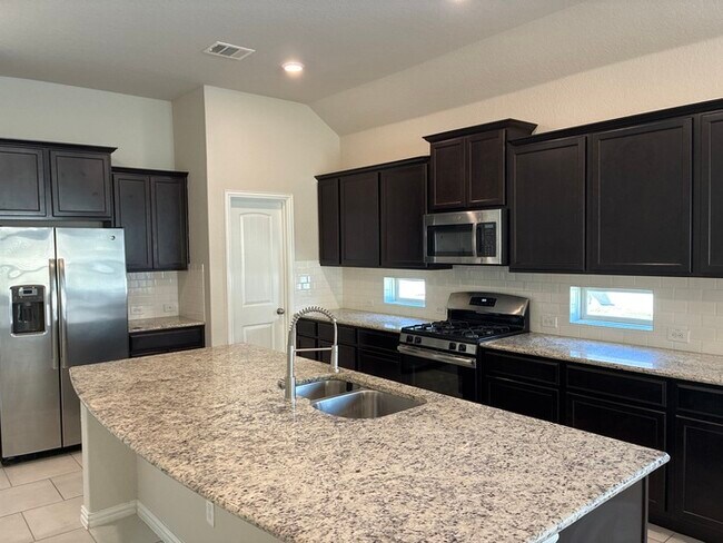 Foto del edificio - 4 Bed 3 Bath Home Location in The City of San Antonio