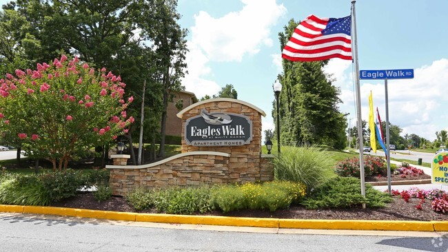 Entrada al complejo - Eagles Walk Apartments