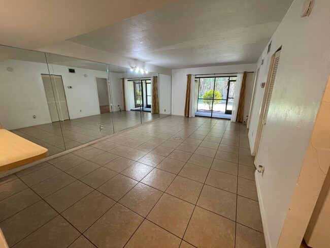 Building Photo - ANNUAL RENTAL - 2 BED / 2 BATH IN PINE HAVEN!