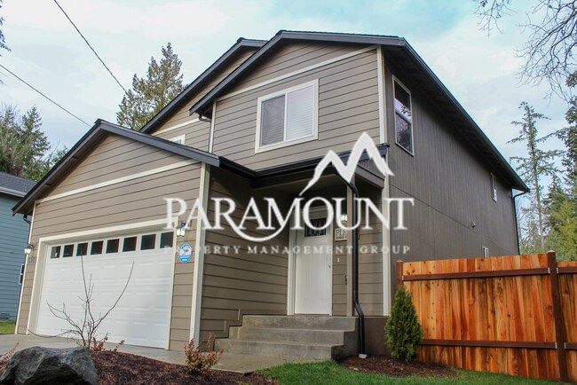 Building Photo - Gorgeous Newly Built 3 Bedroom!