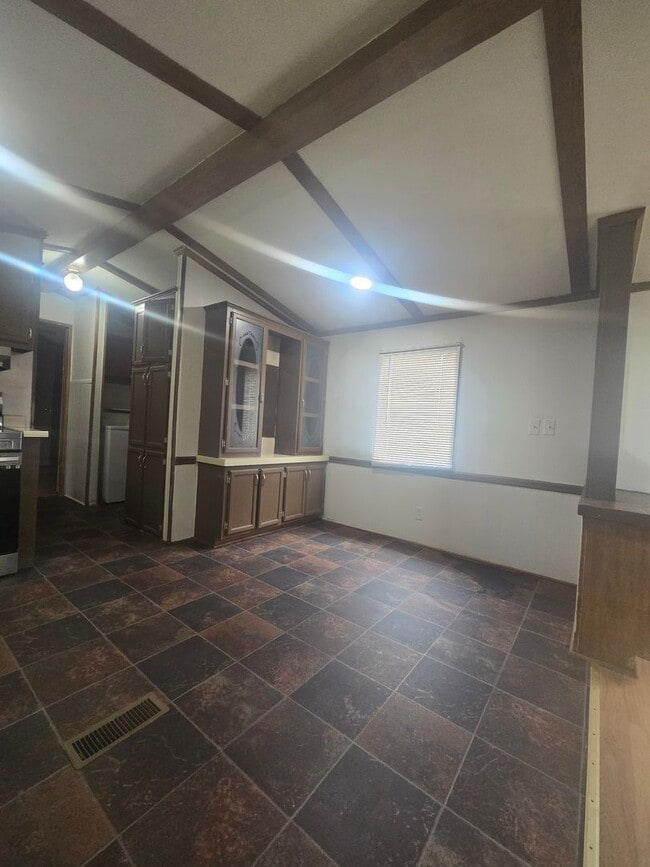 Building Photo - Super Cute 3 Bed 2 Bath Mobile Home!