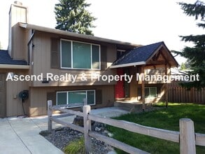 Building Photo - 17355 SW Sumac Ct