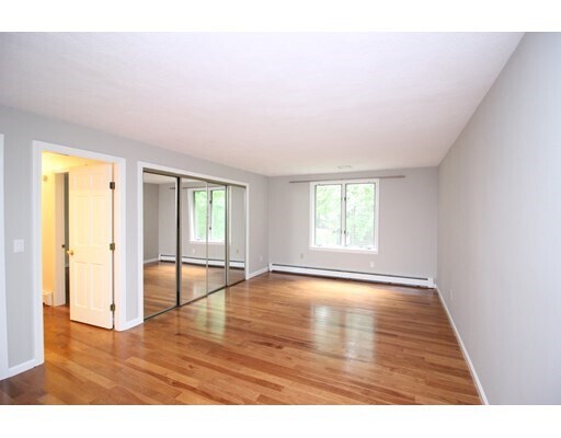 Building Photo - 539 Worcester St