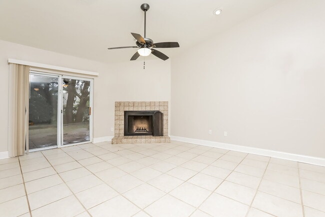 Building Photo - 612 Heather Brite Cir