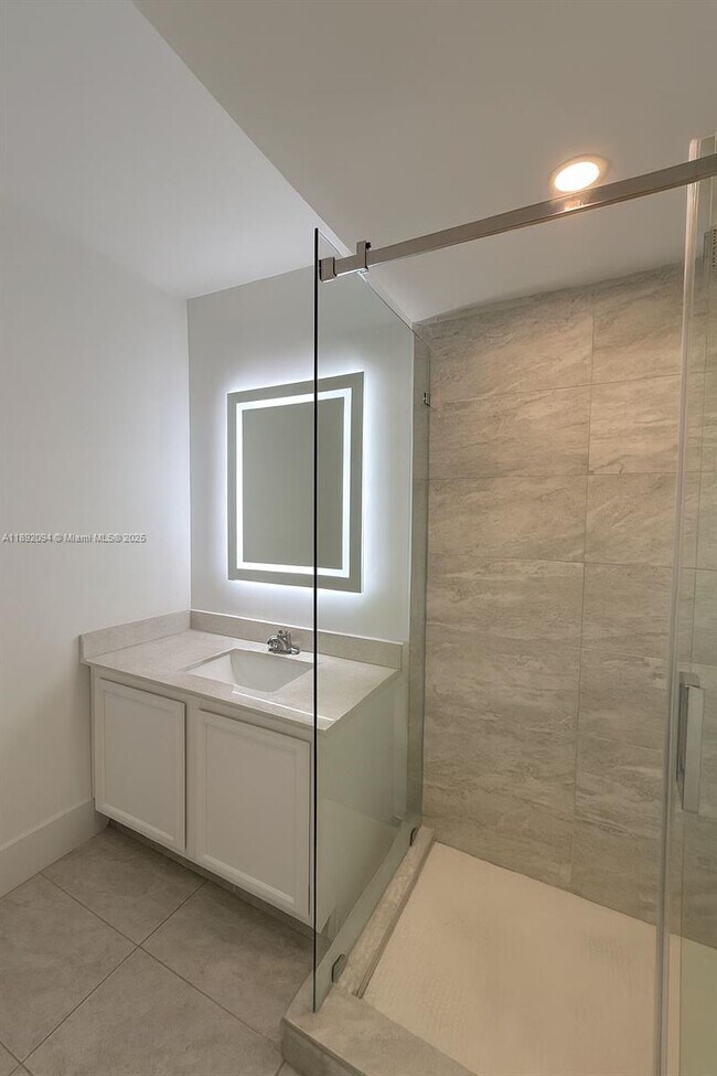Foto del edificio - 445 SW 11th St