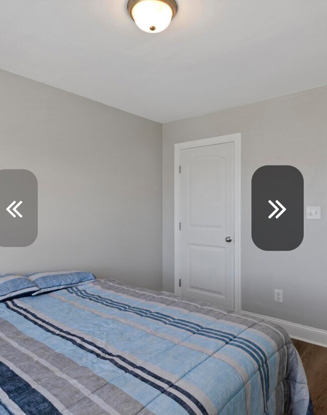 Building Photo - 830 Solomon Dr
