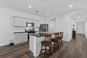 Building Photo - 5231 Mossdale Blf Ln