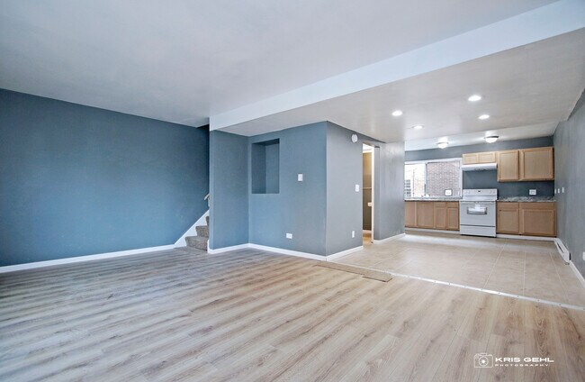 Building Photo - 2154 Hebron Ave