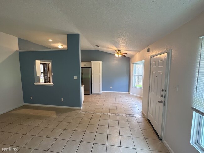 Foto del edificio - 3 br, 2 bath House - 1105 Diane Dr