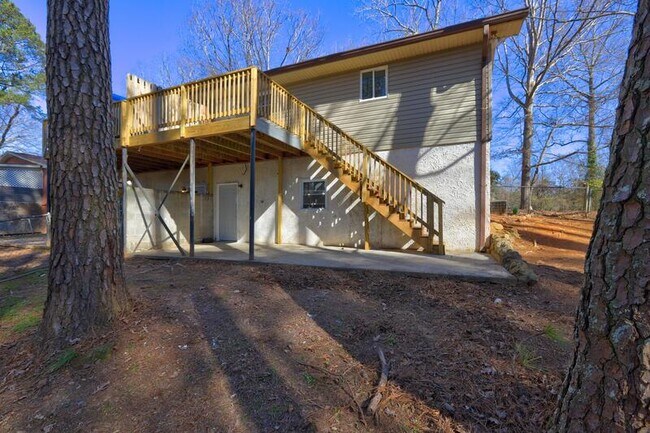 Building Photo - 2223 Davis Rd SW