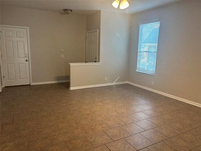 Building Photo - 2512 Allred Dr
