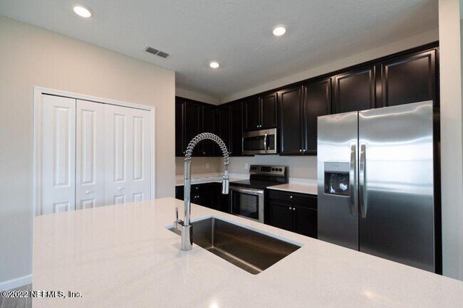 Foto del edificio - 407 Boracay Cir