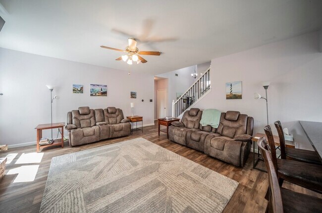 Building Photo - 7924 Ember Oaks Dr