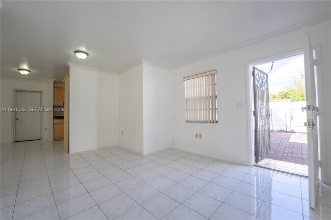 Building Photo - 4350 SW 5th St