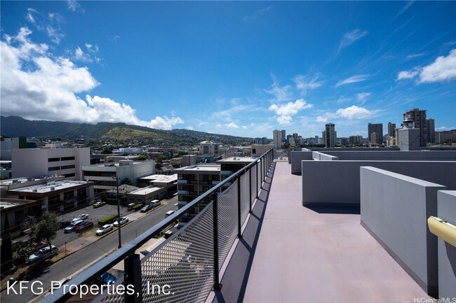 Building Photo - 3 br, 2 bath House - 917 Hauoli St #601