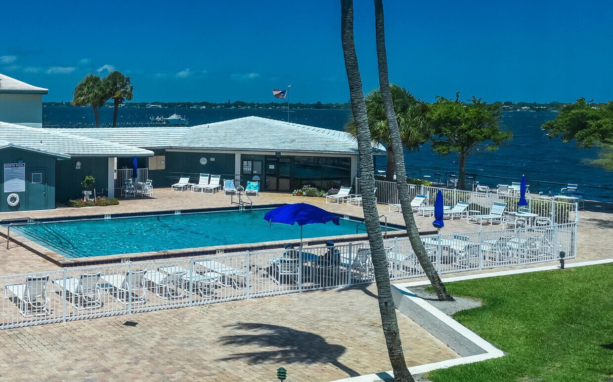 175 SE St Lucie Blvd Unit D18, Stuart, FL 34996 Condo for Rent in