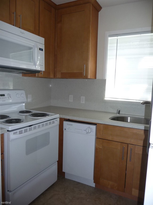Building Photo - 430 Ravenswood Ave
