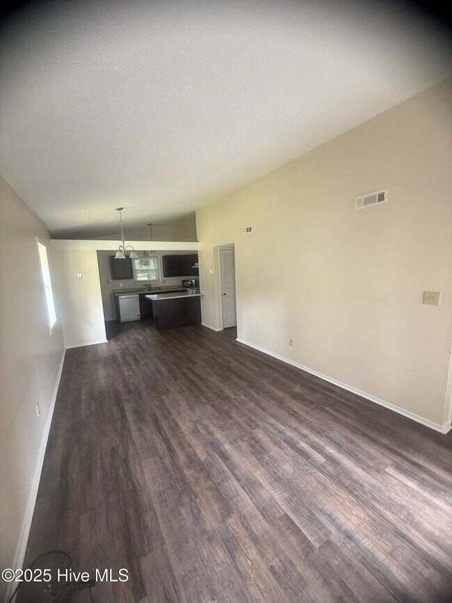 Foto del edificio - 137 Twinwood Dr