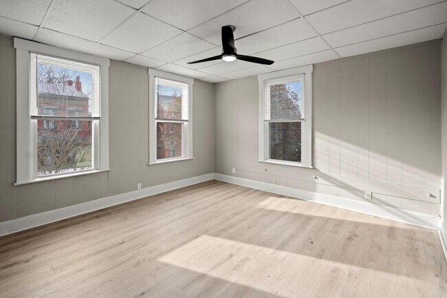 Building Photo - 941 York St