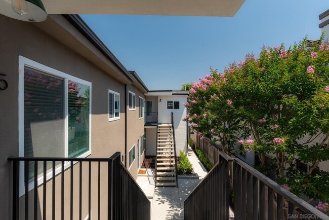 Building Photo - 3204 Collier Ave