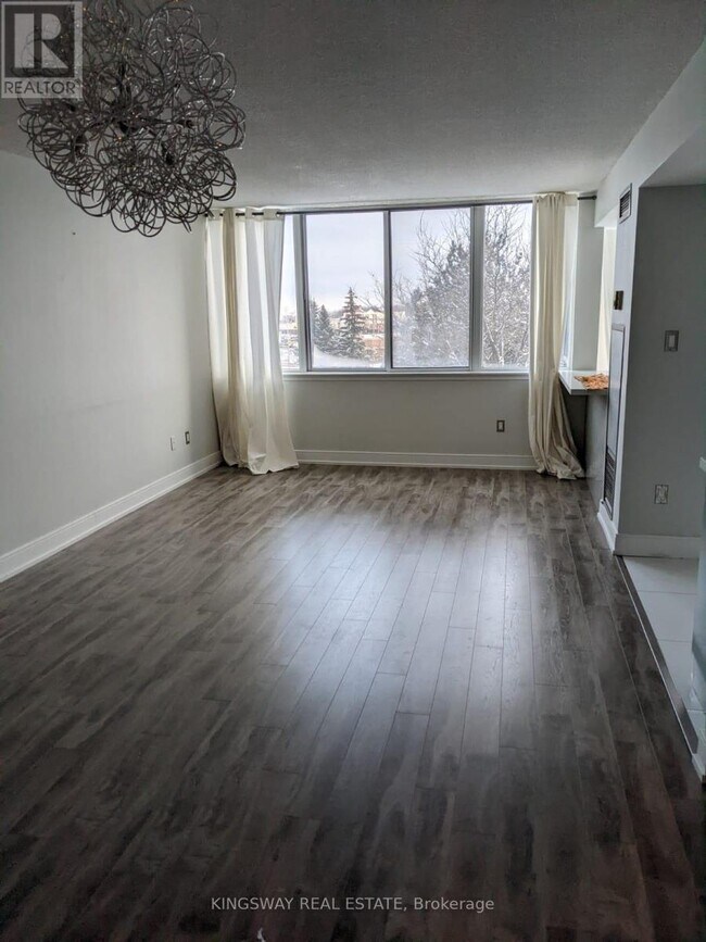 Building Photo - 350 Webb Dr