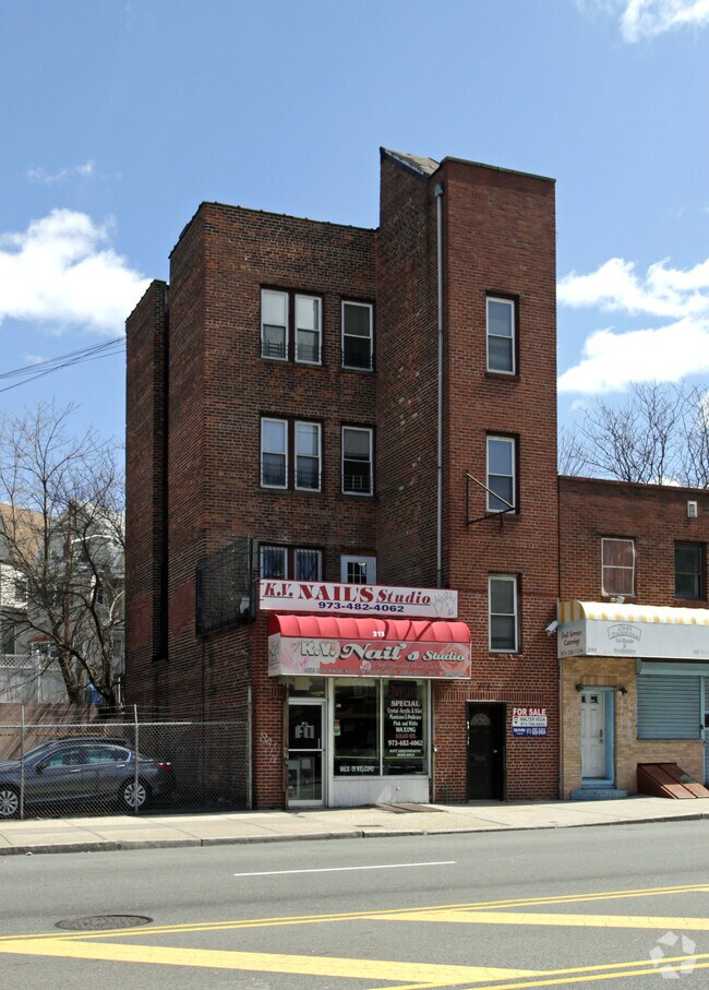213 Bloomfield Ave Newark, NJ 07104 Rentals Newark, NJ