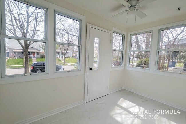 Building Photo - 935 Lena Ave