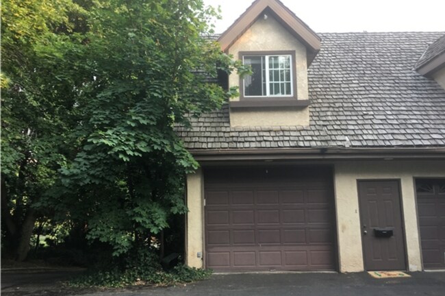 Mother-in-law apartment above the garage, separate entrance - 2923 N 930 E