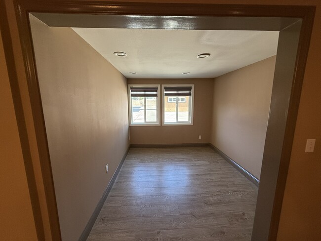 Foto del edificio - 12880 McKinley Ave