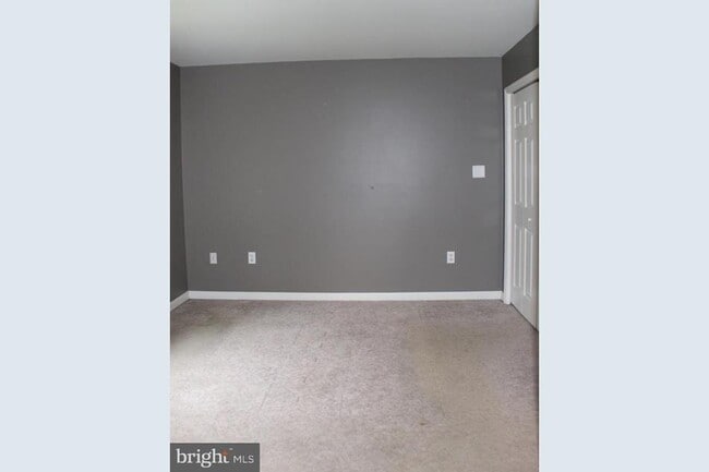 Building Photo - 4 Peach Lane